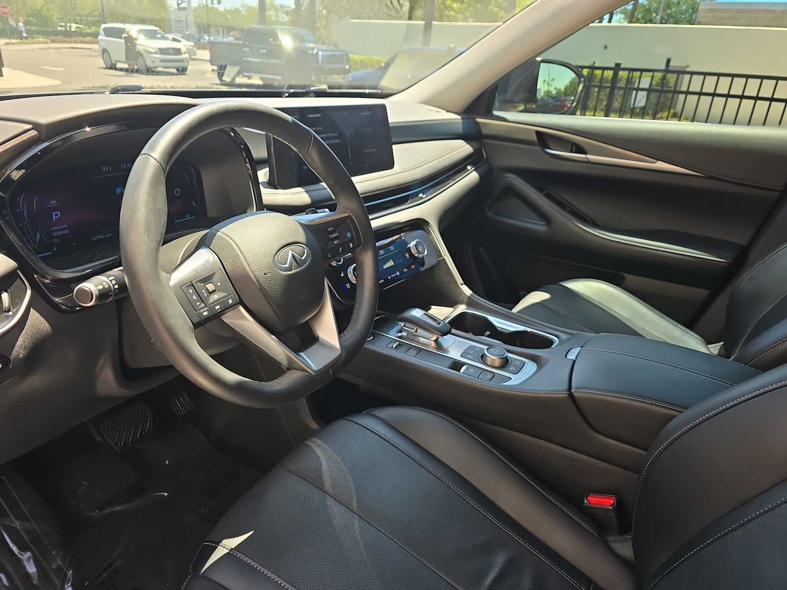 2023 INFINITI QX60 LUXE