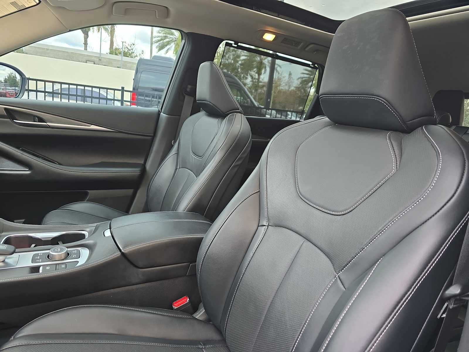 2023 INFINITI QX60 LUXE