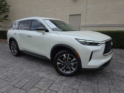 2023 INFINITI QX60 LUXE