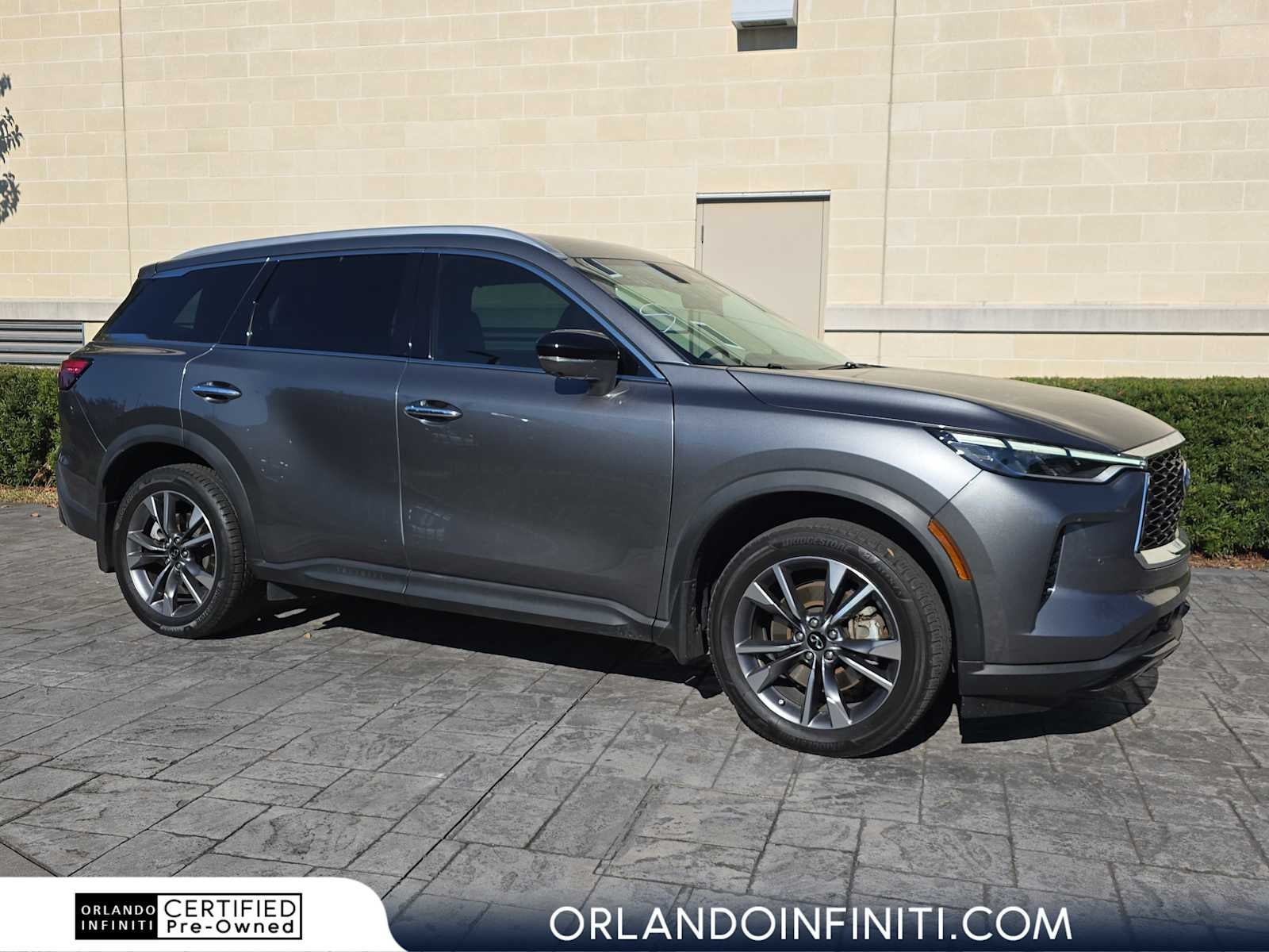 2023 INFINITI QX60 LUXE