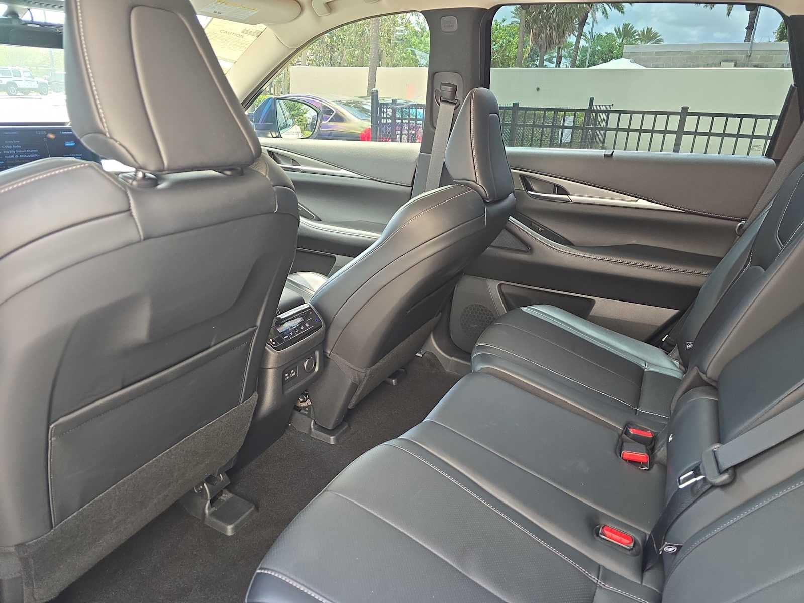 2023 INFINITI QX60 LUXE
