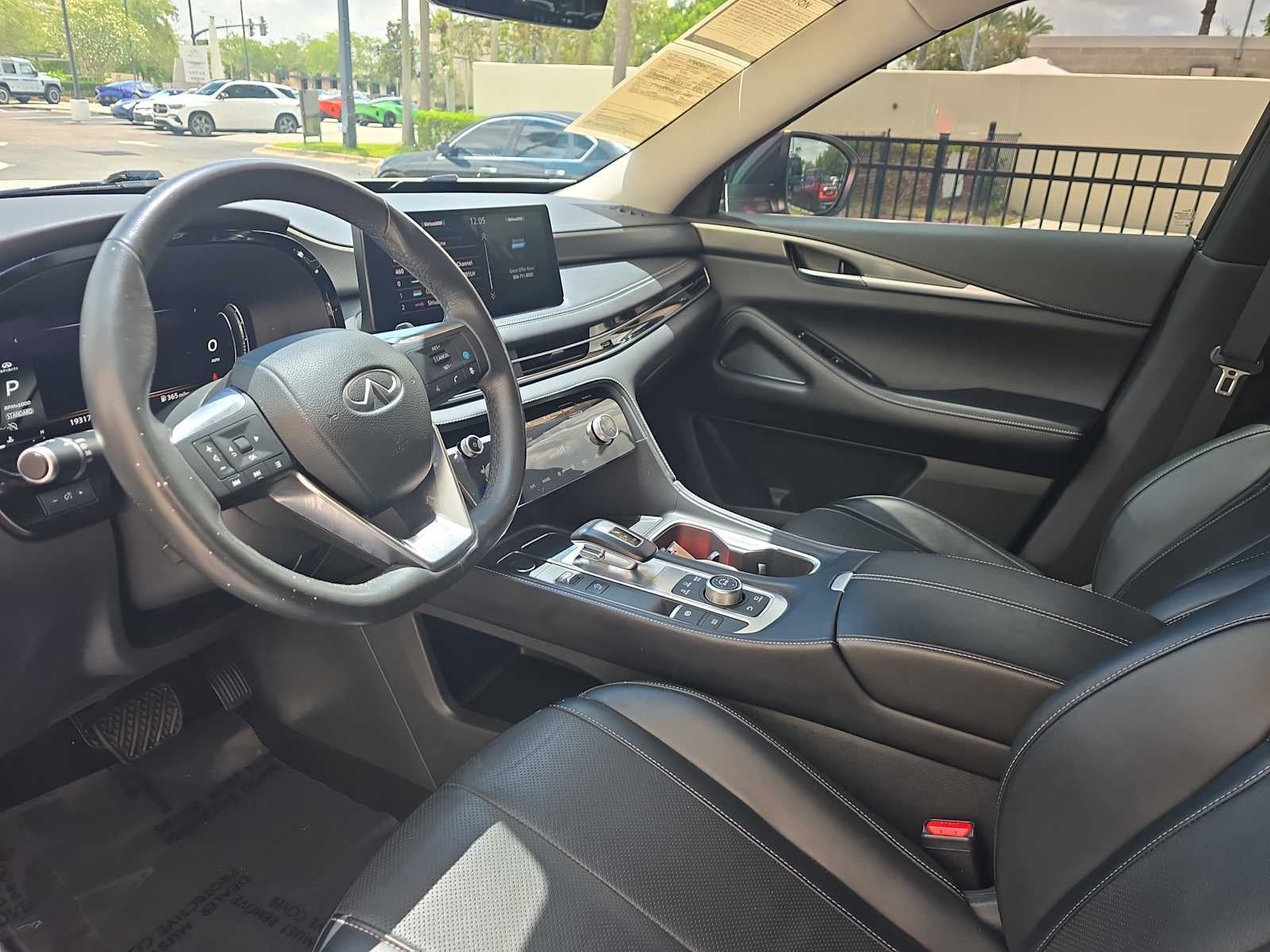 2023 INFINITI QX60 LUXE