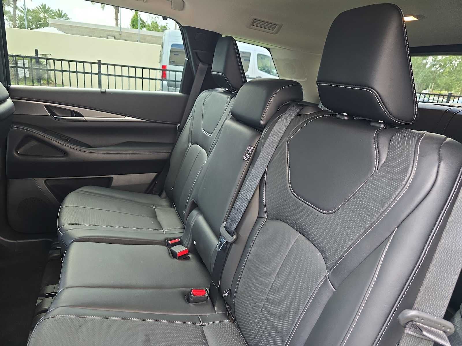 2023 INFINITI QX60 LUXE