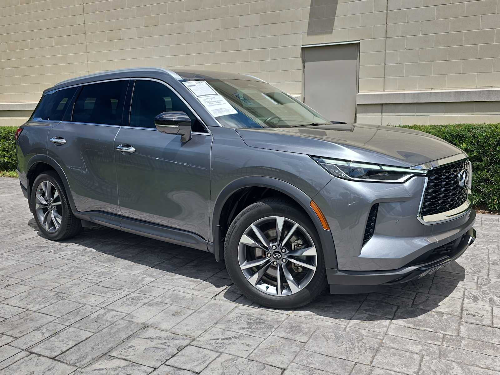 2023 INFINITI QX60 LUXE