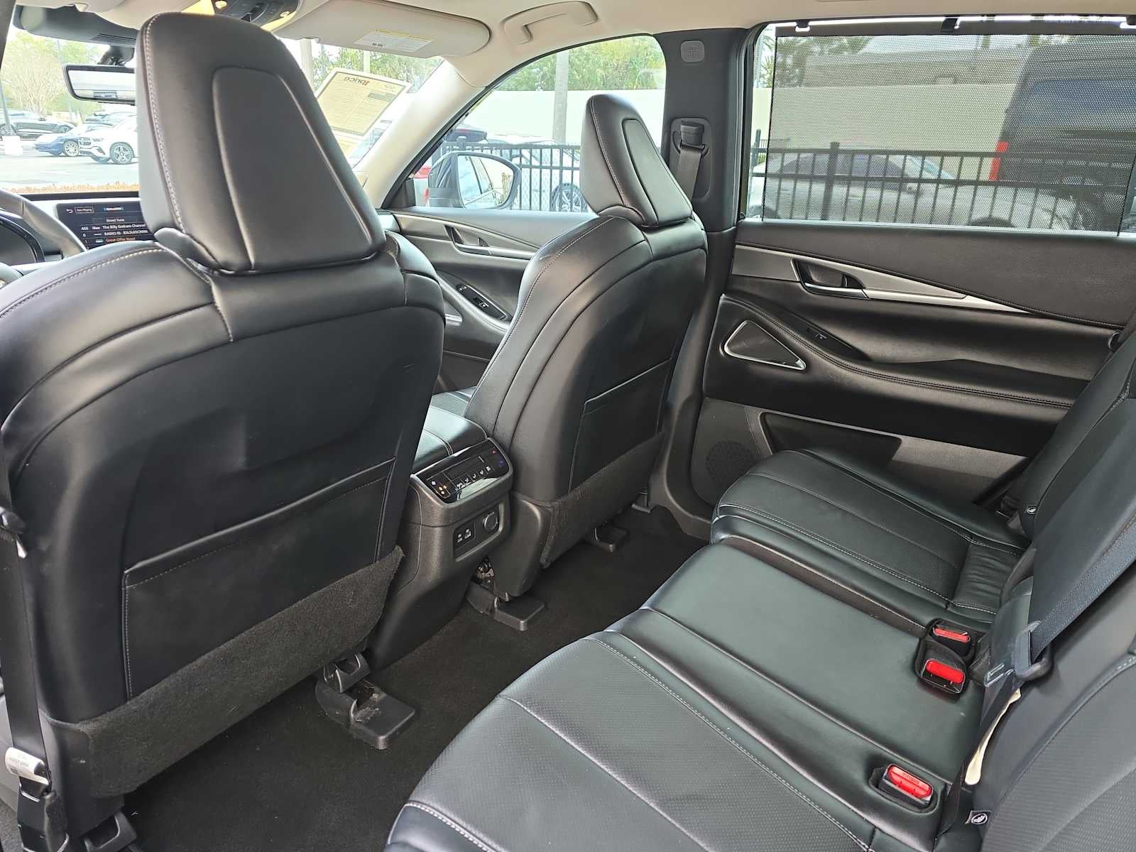 2023 INFINITI QX60 LUXE