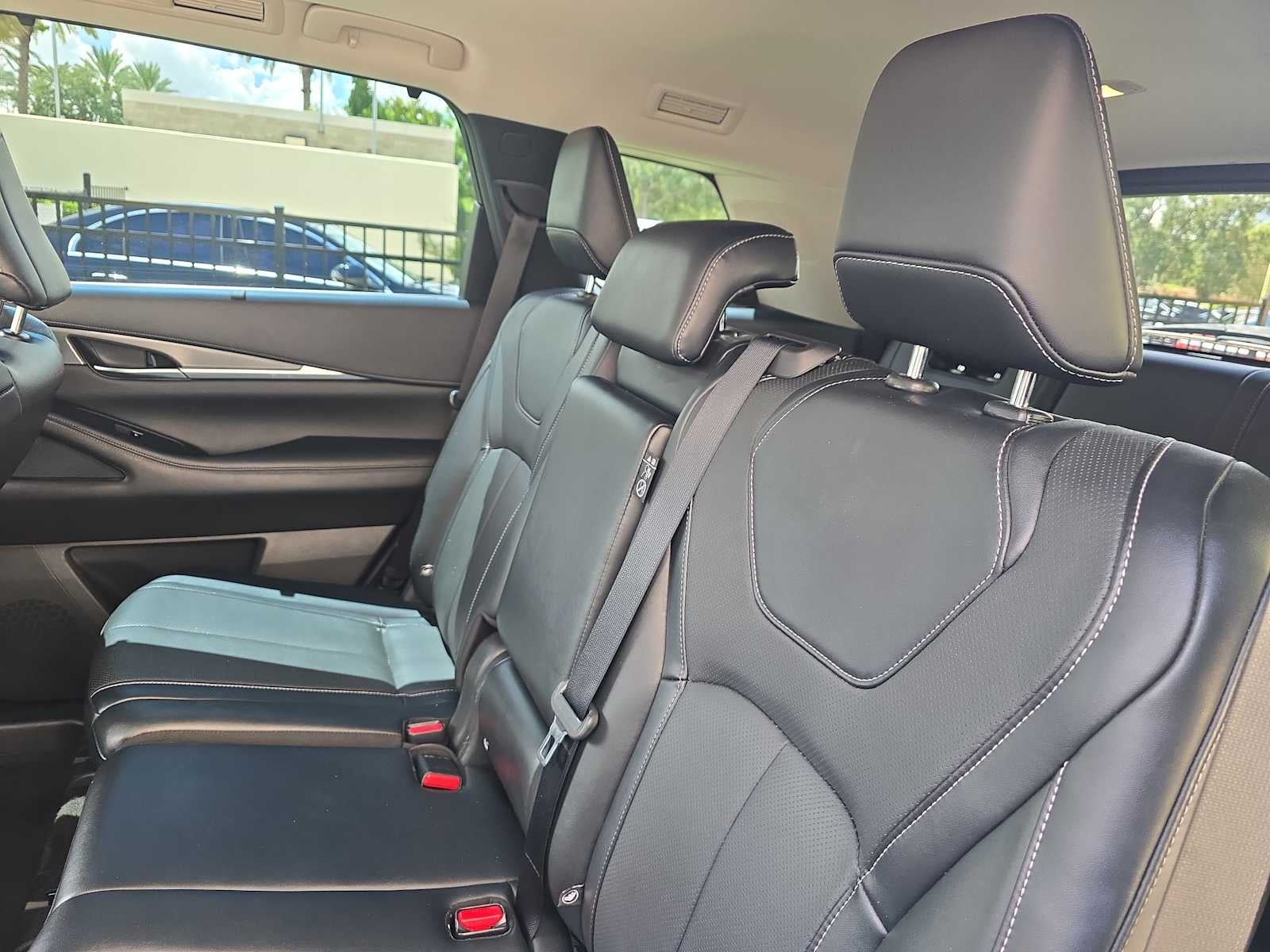 2023 INFINITI QX60 LUXE