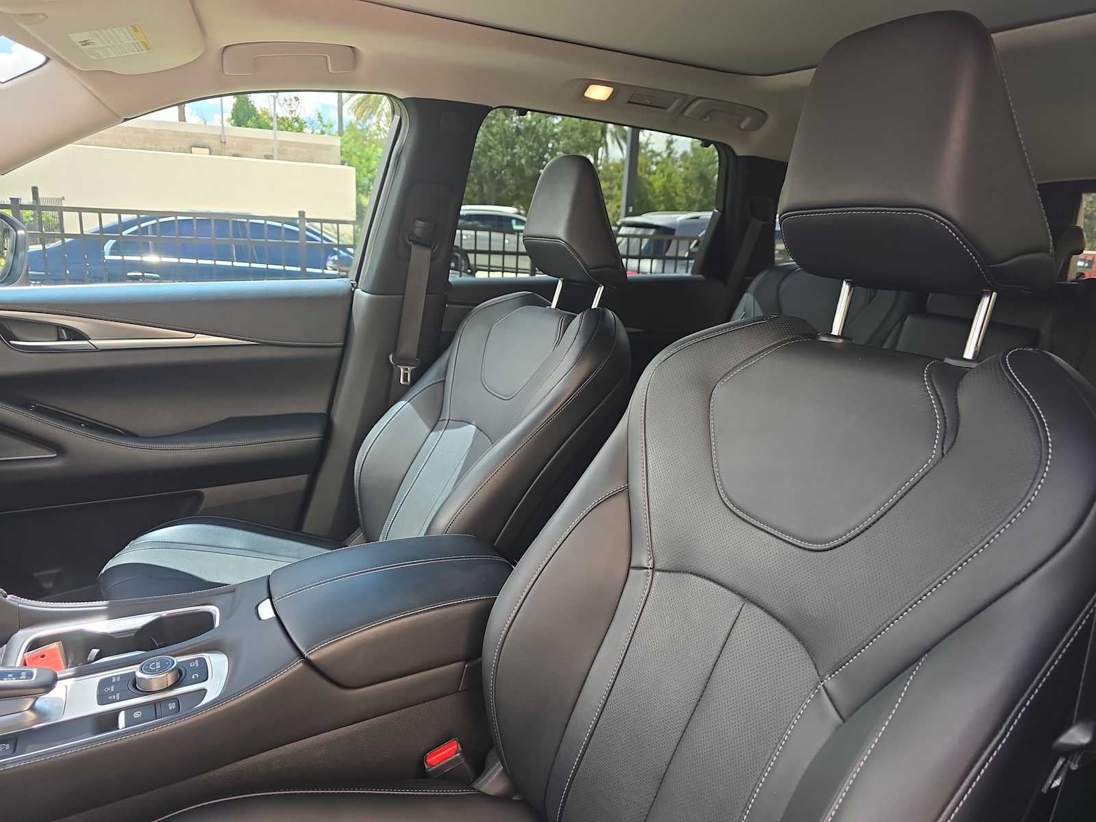 2023 INFINITI QX60 LUXE