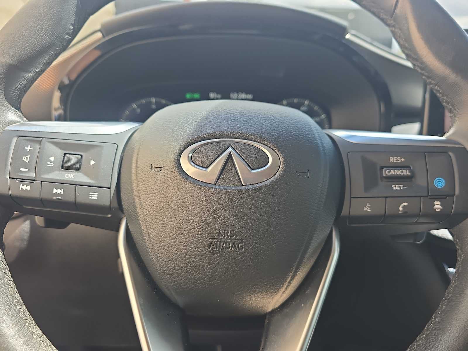2023 INFINITI QX60 LUXE