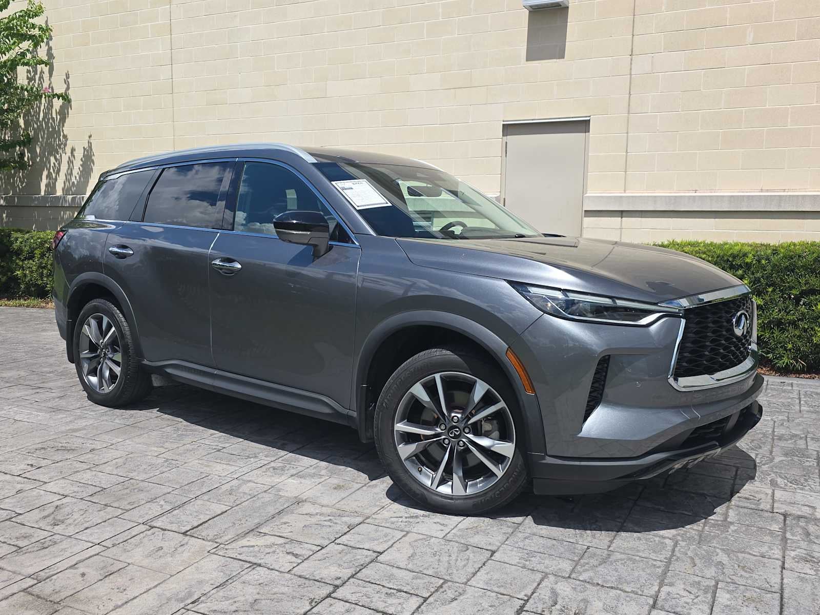 2023 INFINITI QX60 LUXE