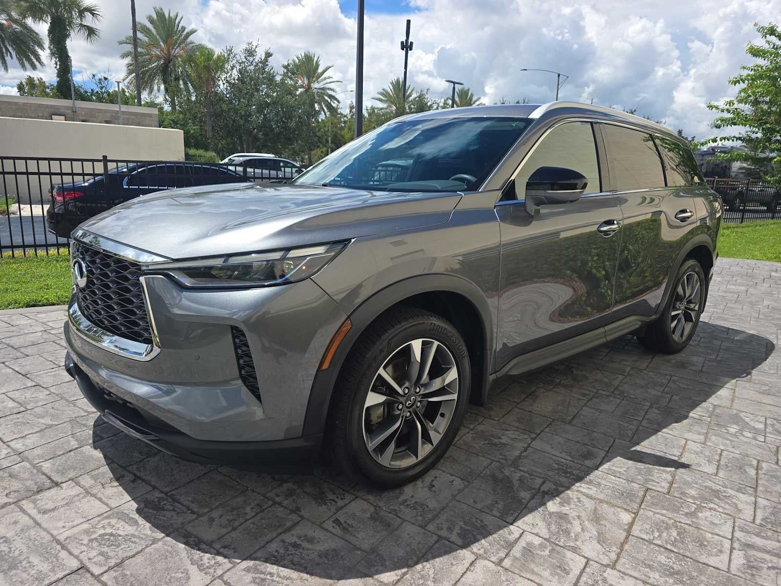 2023 INFINITI QX60 LUXE