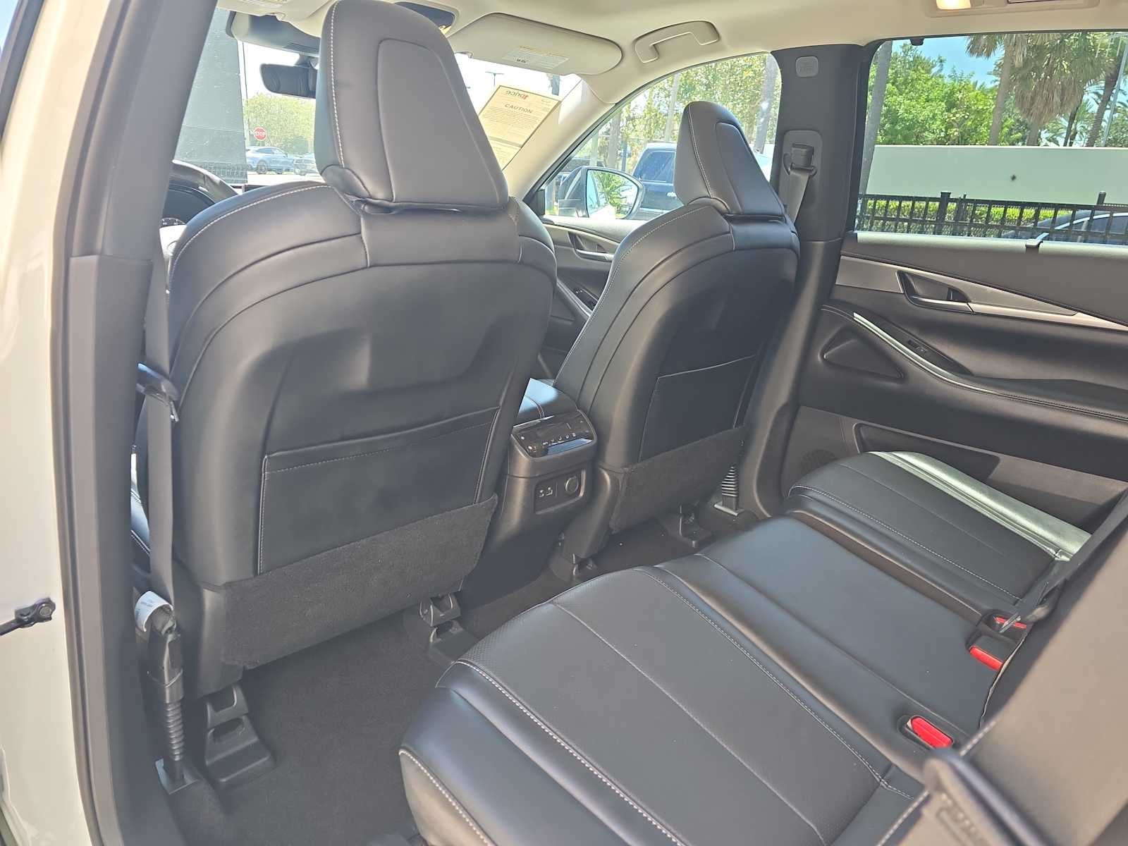 2023 INFINITI QX60 LUXE