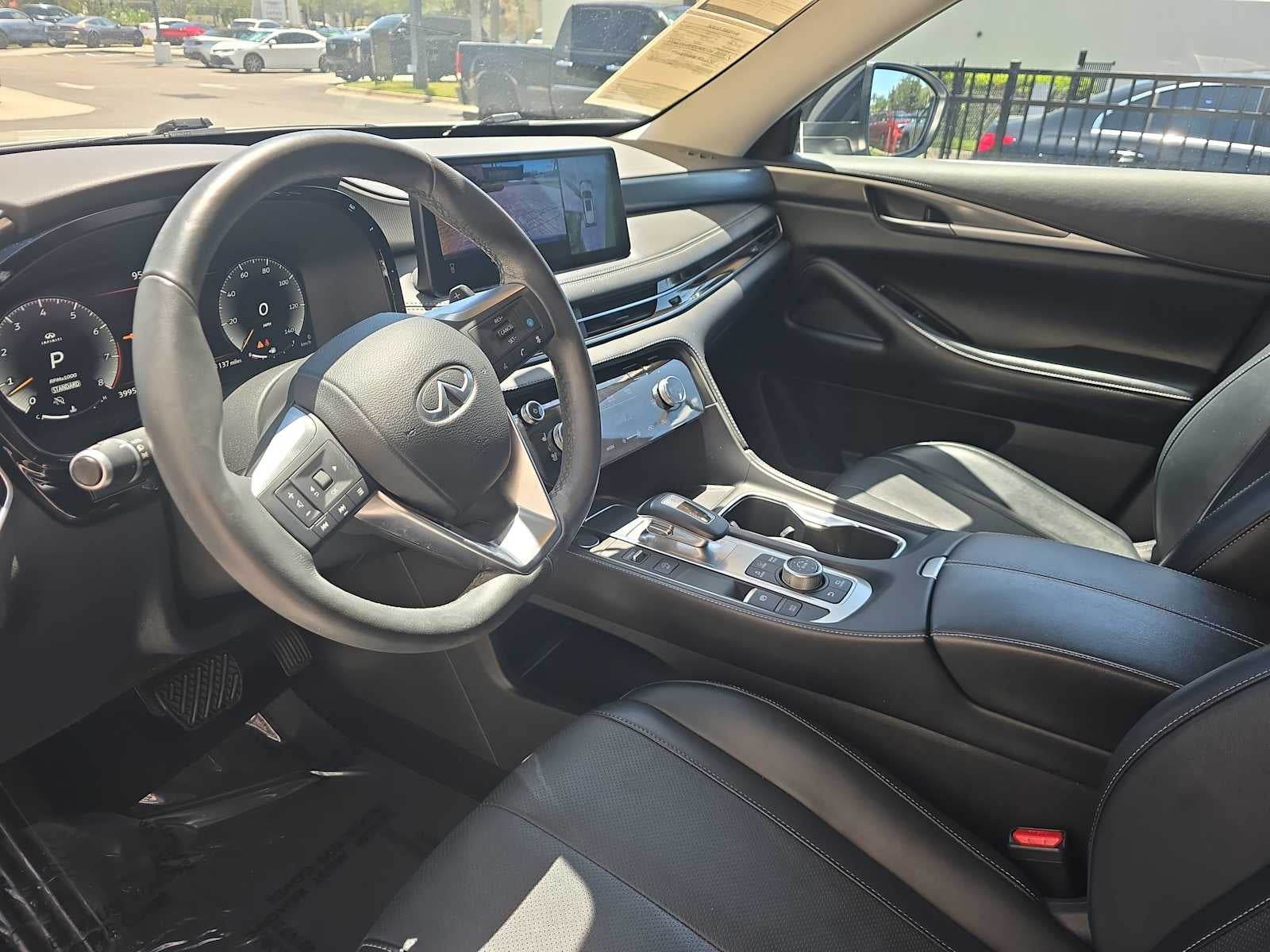 2023 INFINITI QX60 LUXE