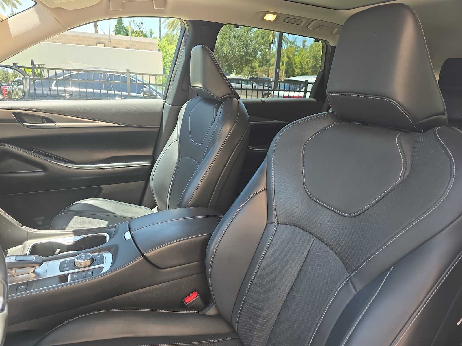2023 INFINITI QX60 LUXE