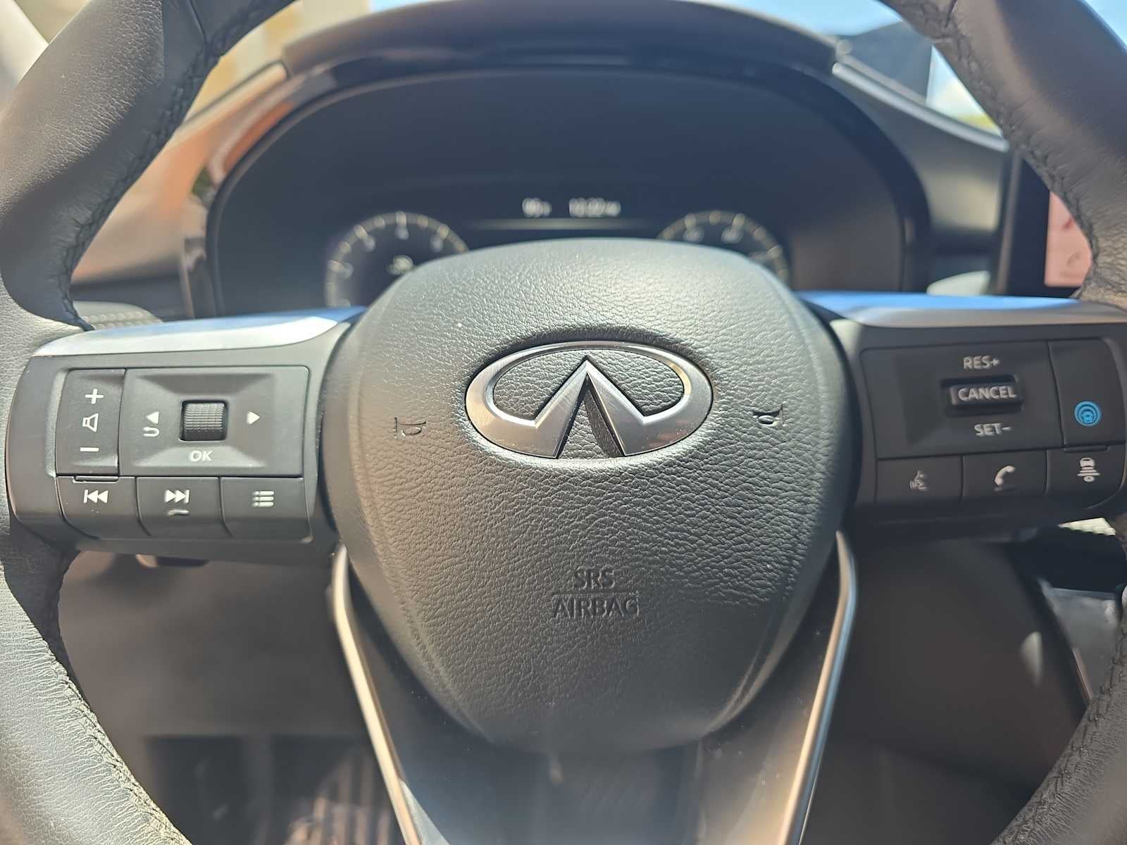 2023 INFINITI QX60 LUXE