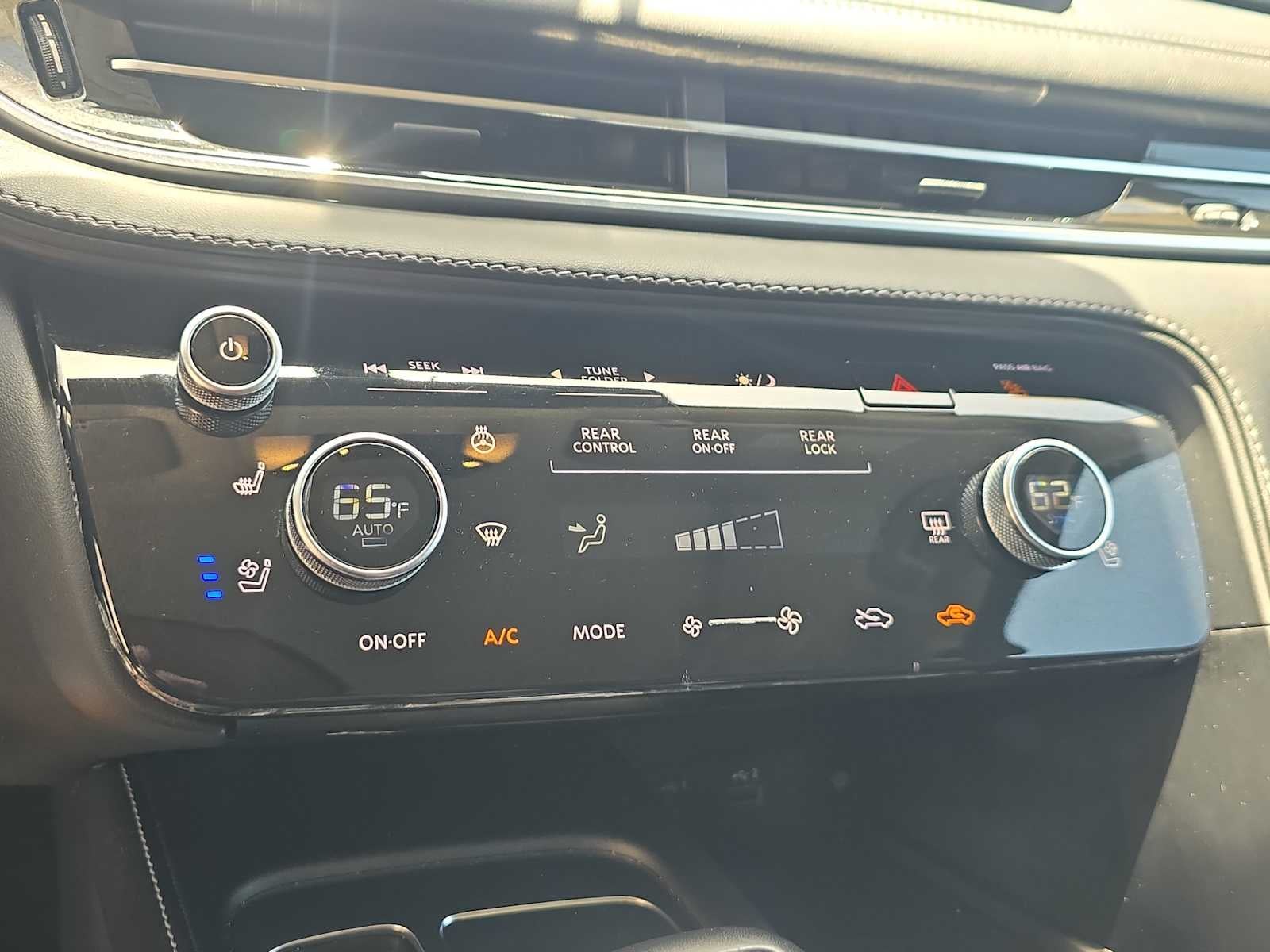 2023 INFINITI QX60 LUXE