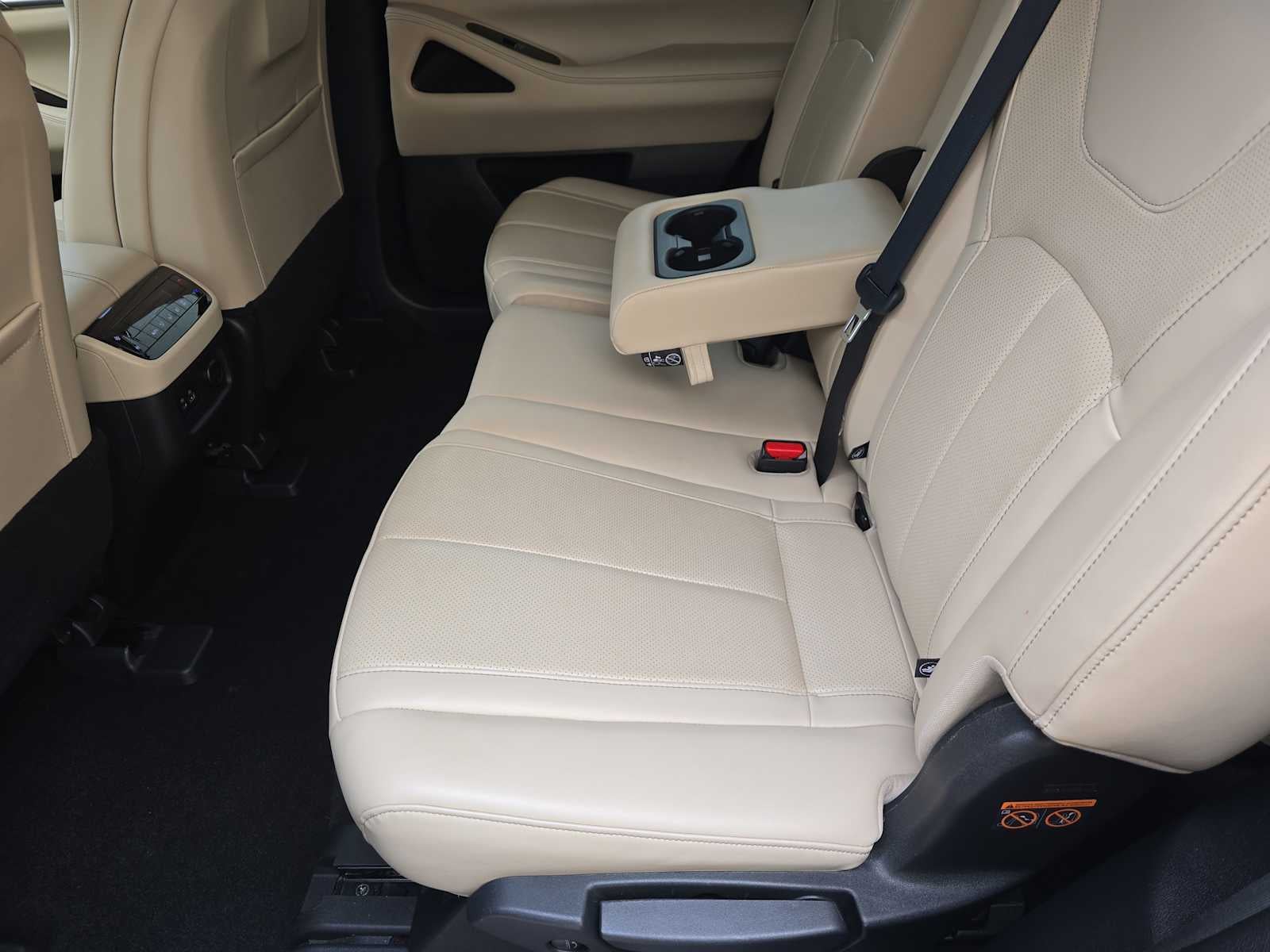 2022 INFINITI QX60 LUXE