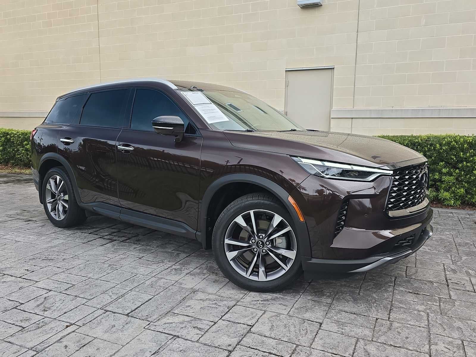 2022 INFINITI QX60 LUXE