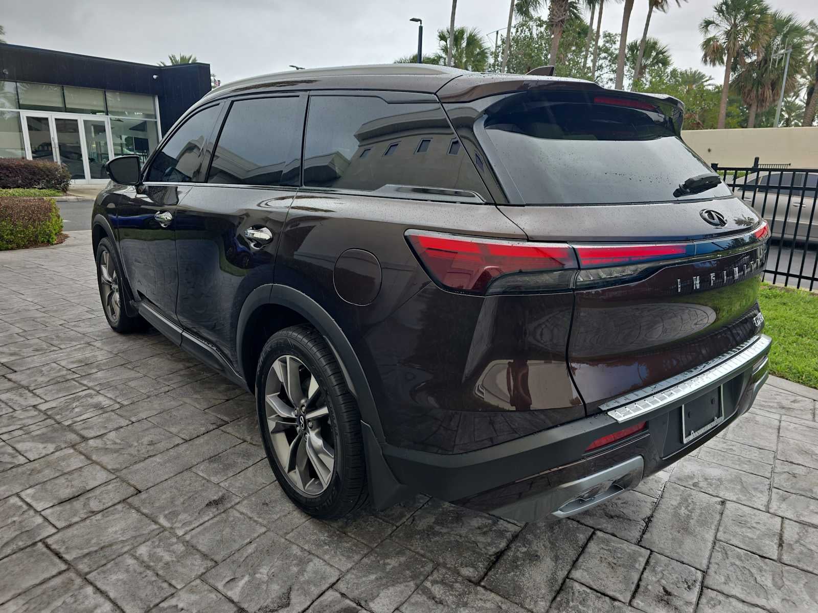 2022 INFINITI QX60 LUXE