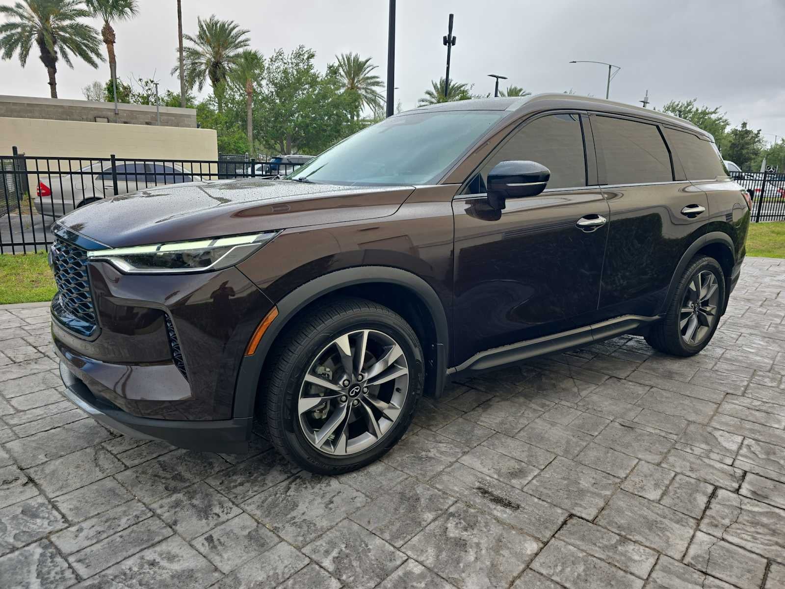 2022 INFINITI QX60 LUXE