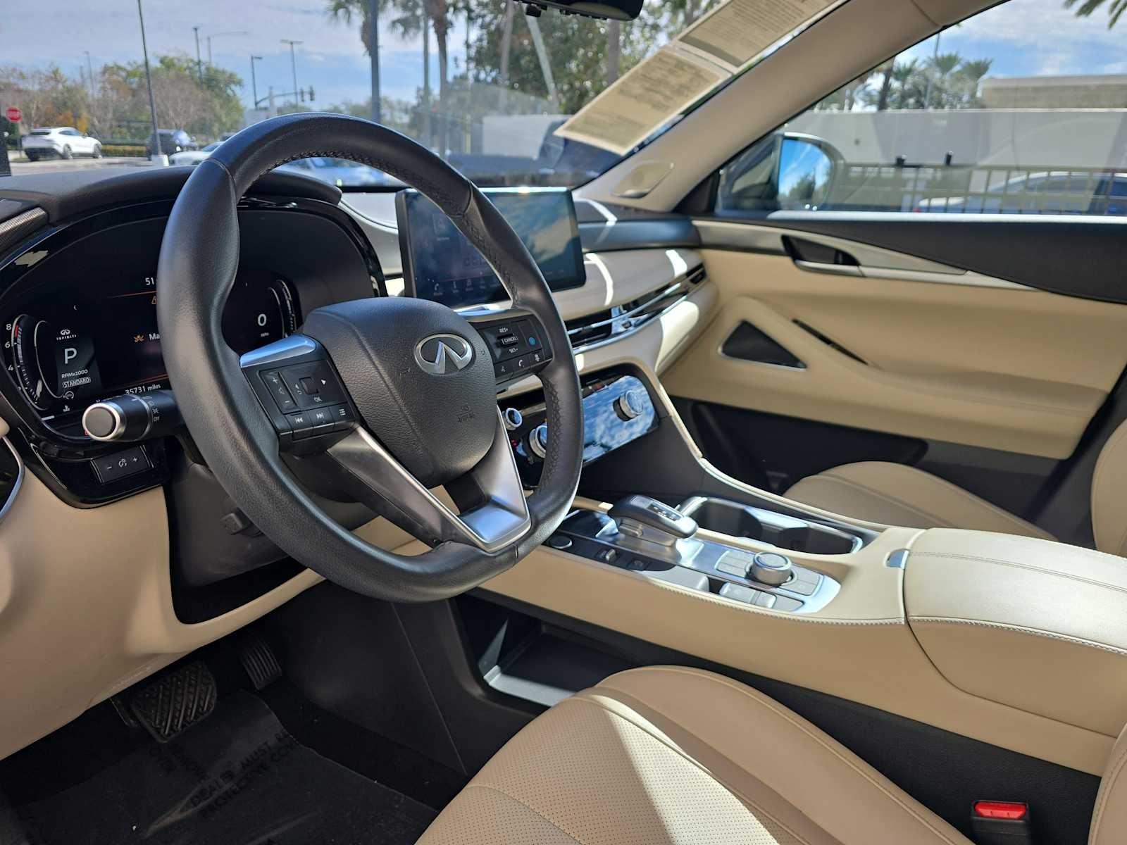 2023 INFINITI QX60 LUXE