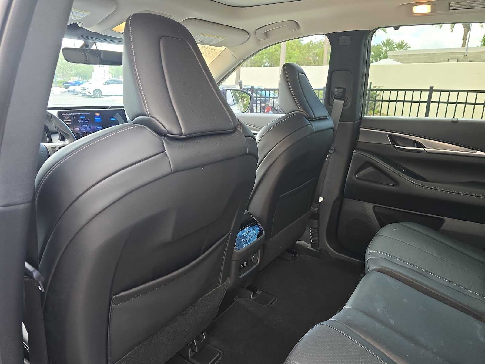 2023 INFINITI QX60 LUXE