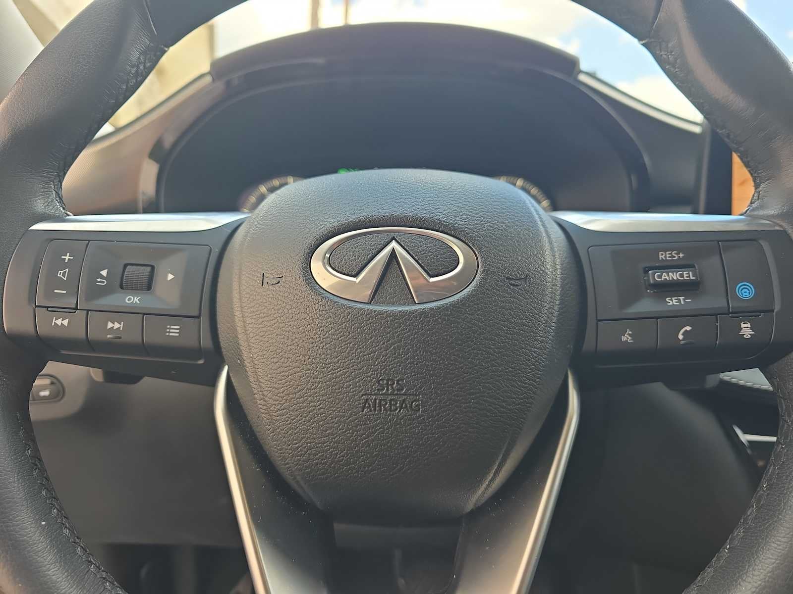 2023 INFINITI QX60 LUXE