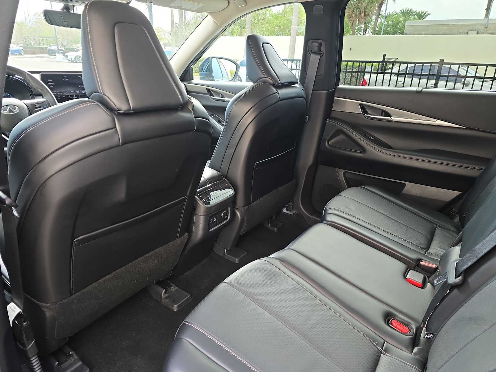 2024 INFINITI QX60 LUXE