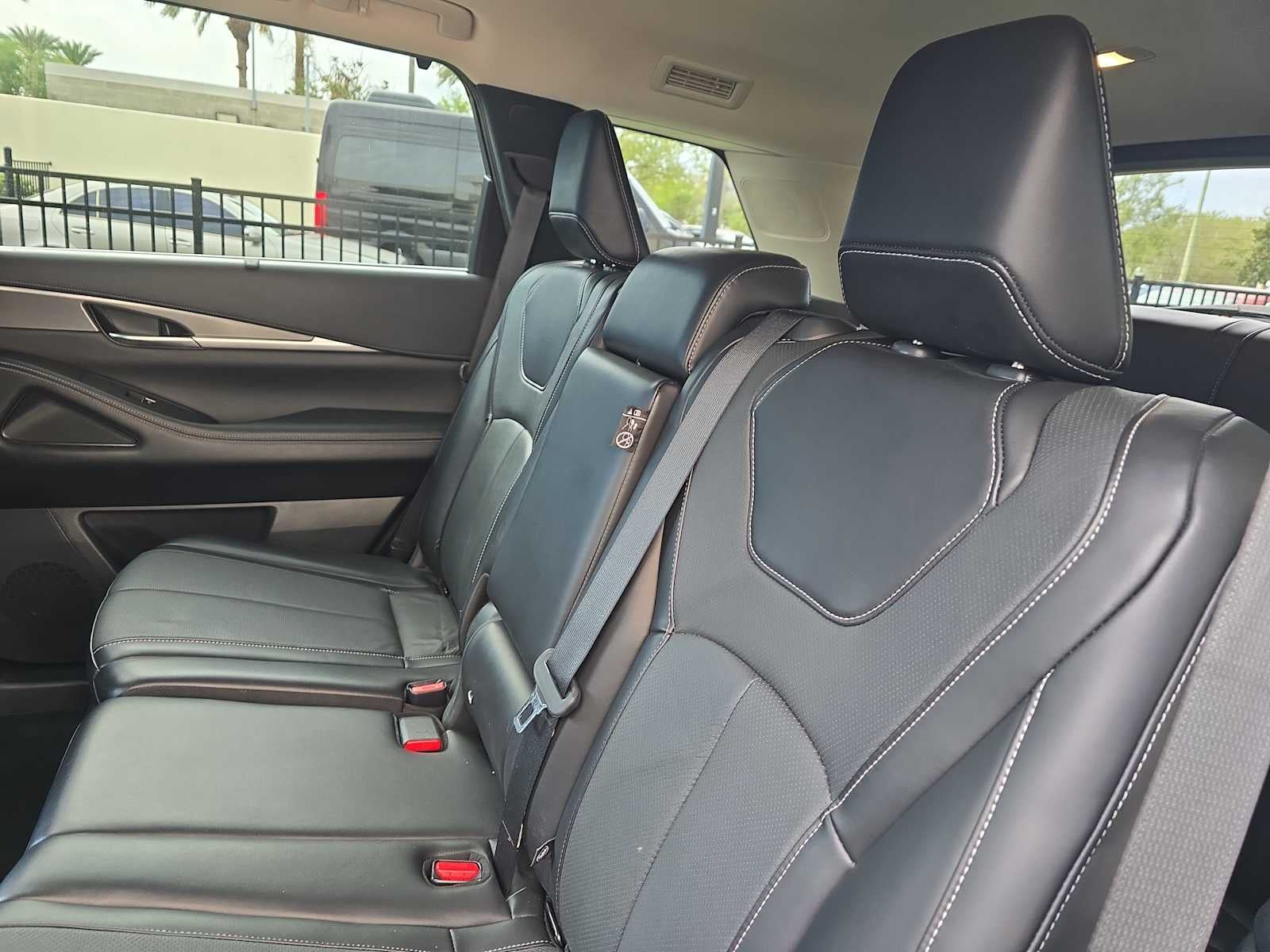 2024 INFINITI QX60 LUXE