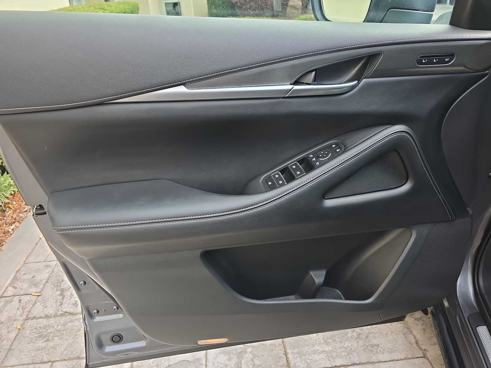 2024 INFINITI QX60 LUXE