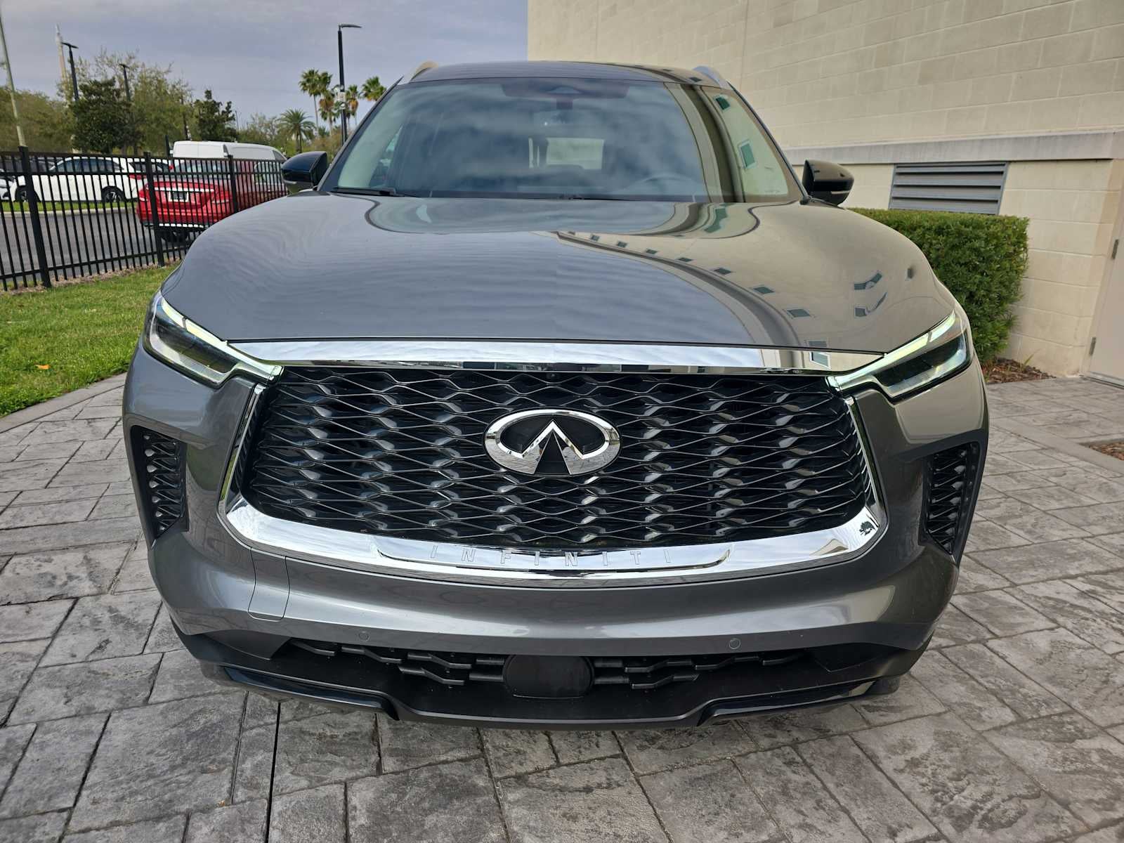 2024 INFINITI QX60 LUXE