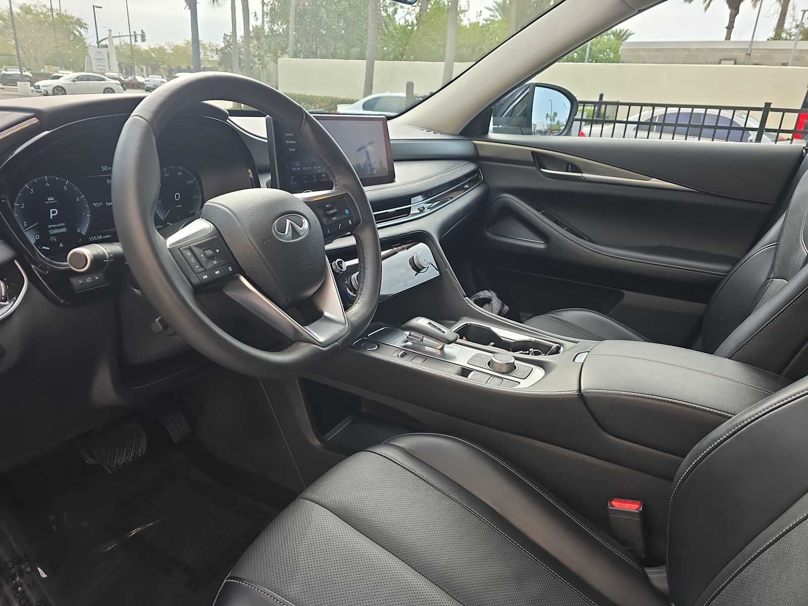 2024 INFINITI QX60 LUXE