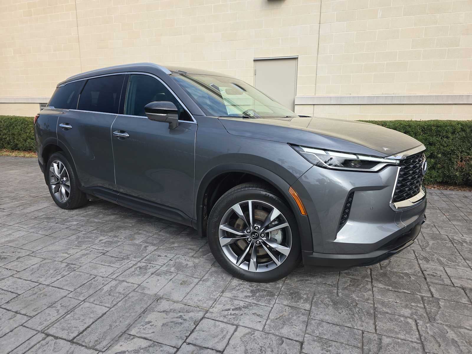 2024 INFINITI QX60 LUXE