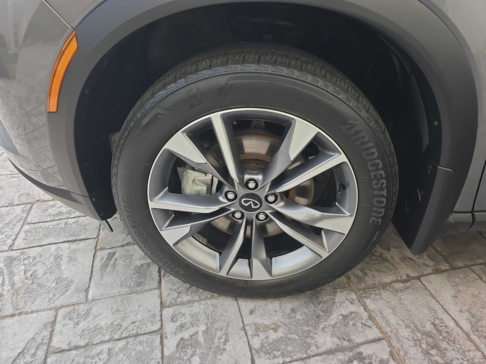 2024 INFINITI QX60 LUXE