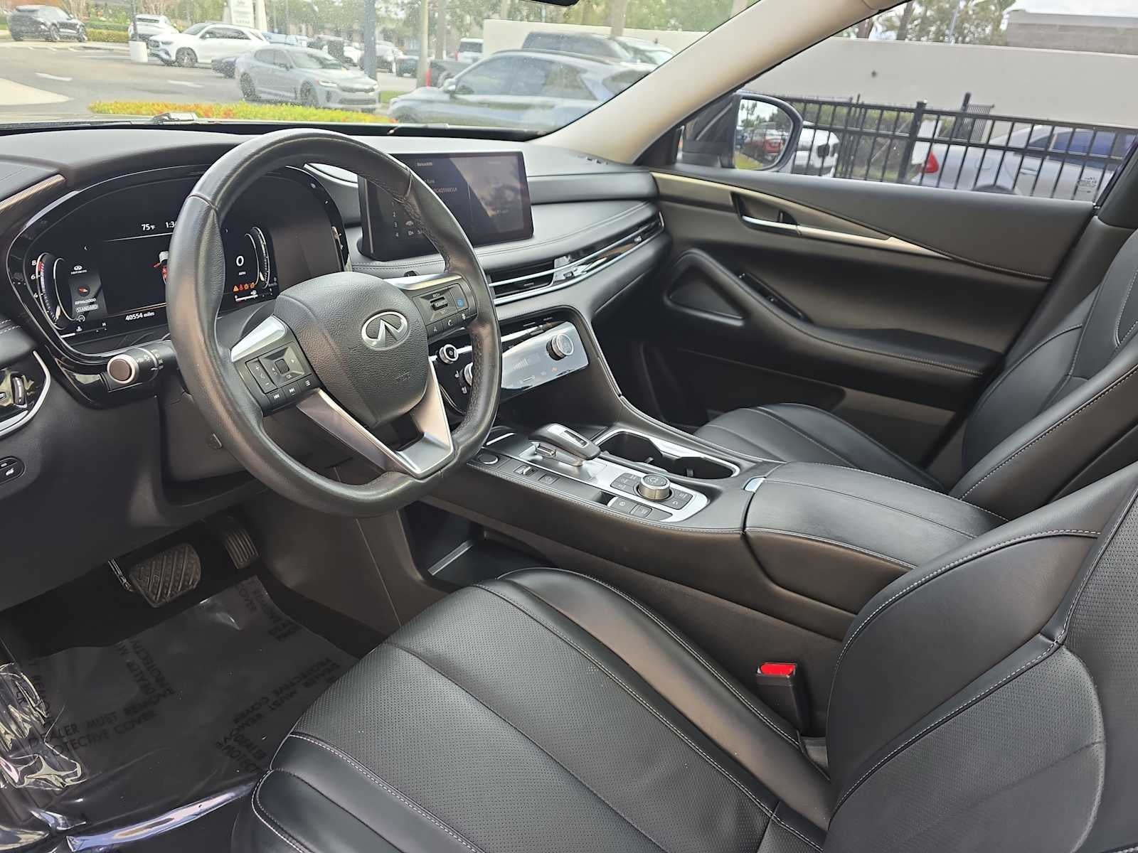 2023 INFINITI QX60 LUXE