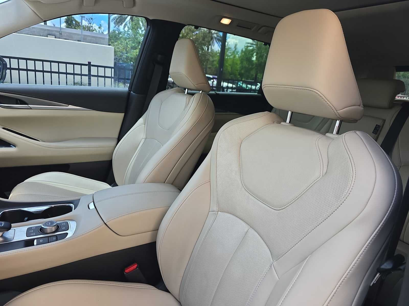 2023 INFINITI QX60 LUXE