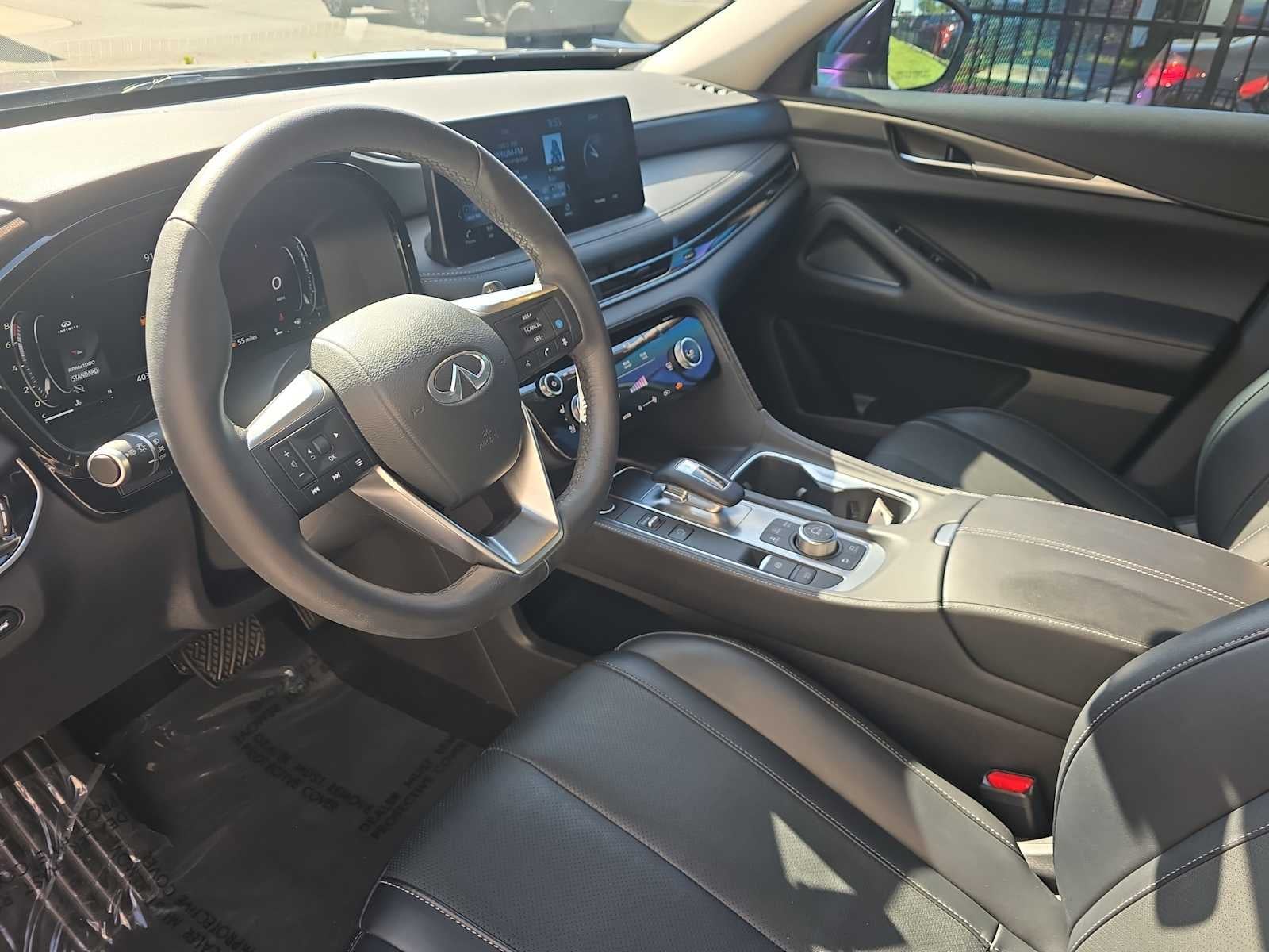 2023 INFINITI QX60 LUXE