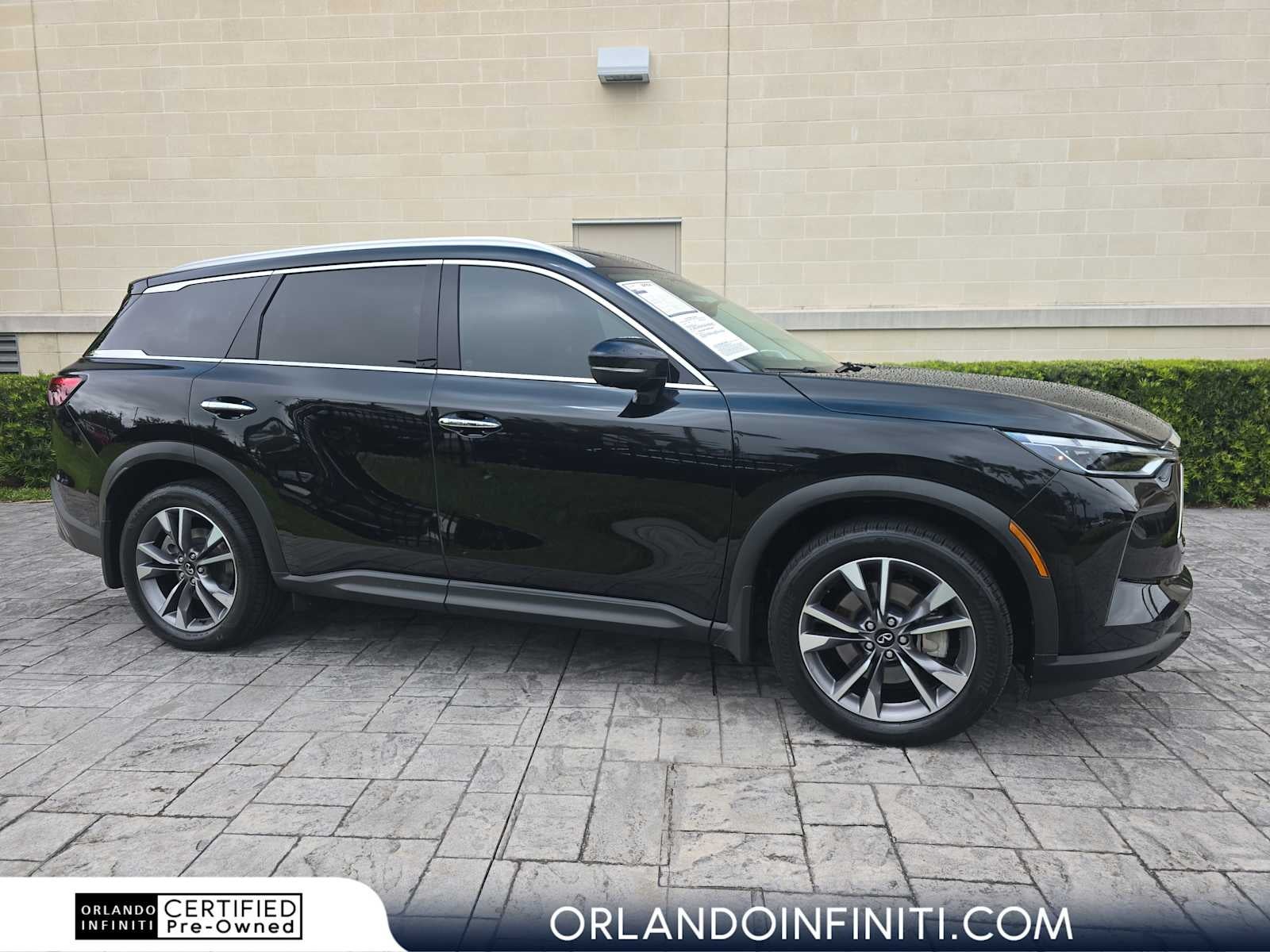 2024 INFINITI QX60 LUXE