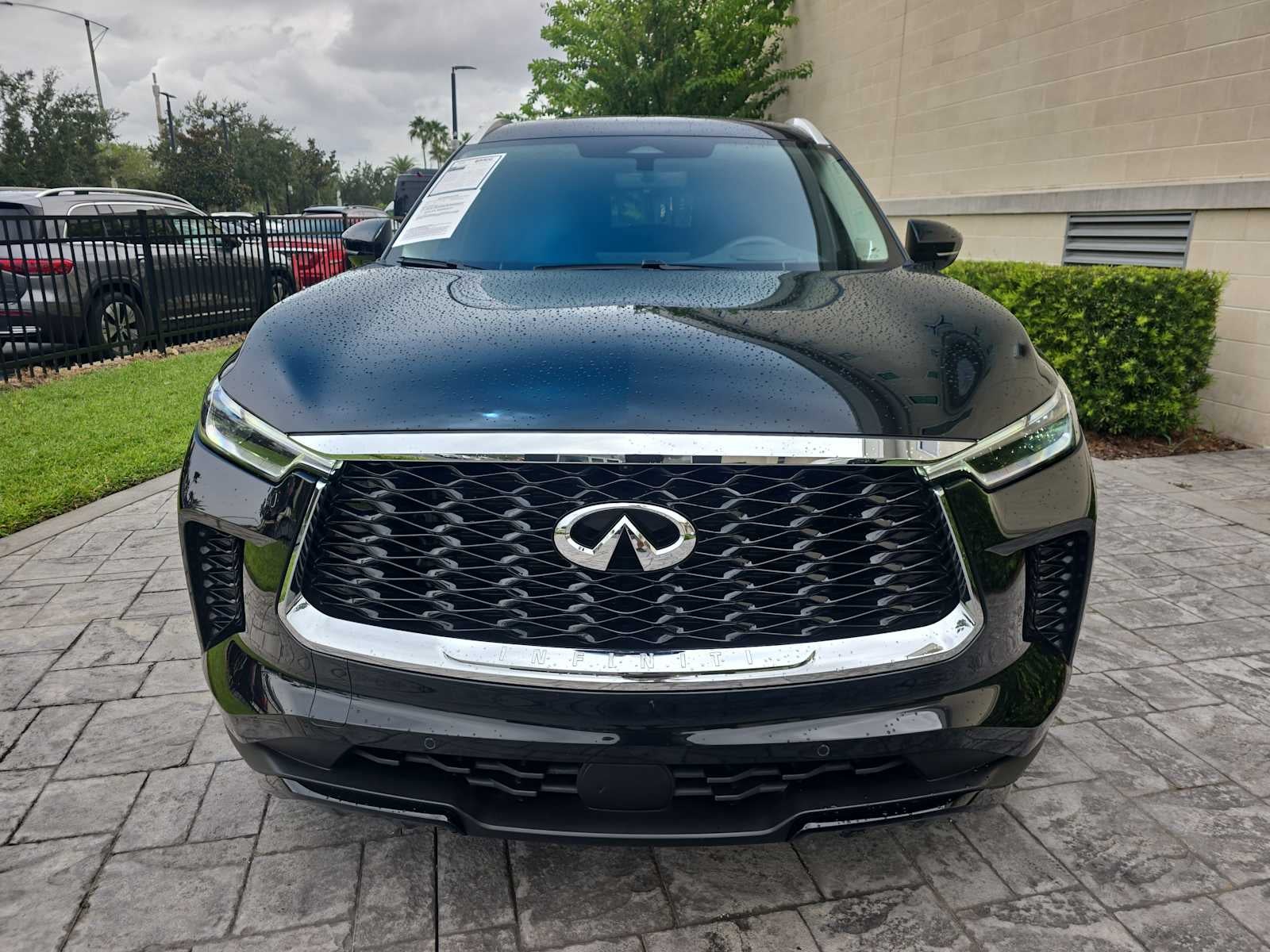 2024 INFINITI QX60 LUXE