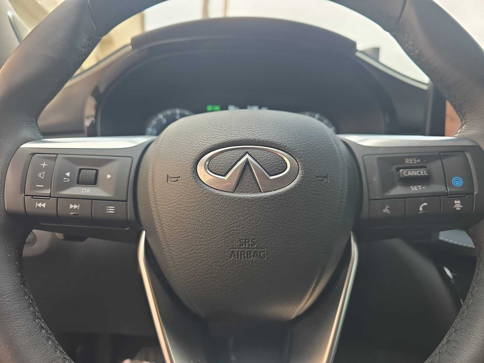2024 INFINITI QX60 LUXE