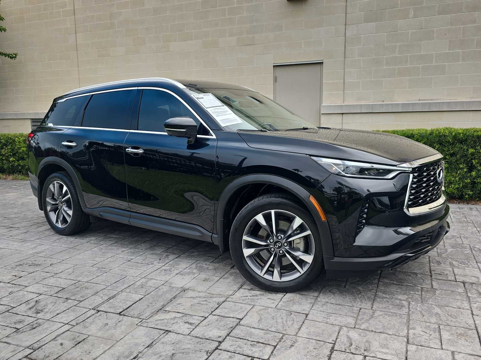 2024 INFINITI QX60 LUXE