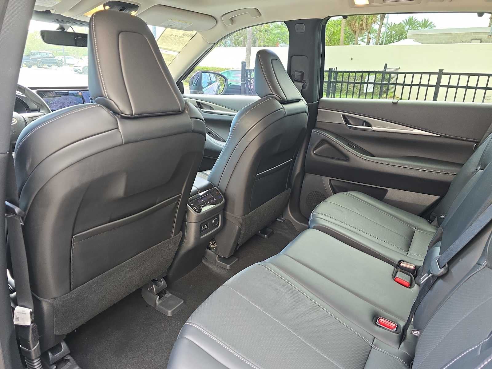 2023 INFINITI QX60 LUXE