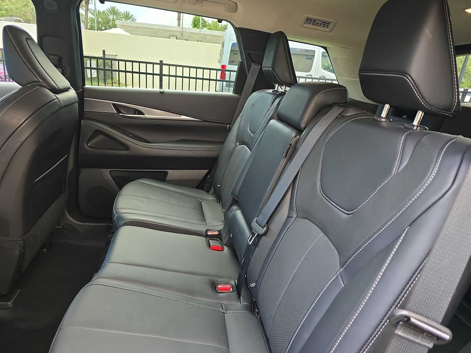 2023 INFINITI QX60 LUXE