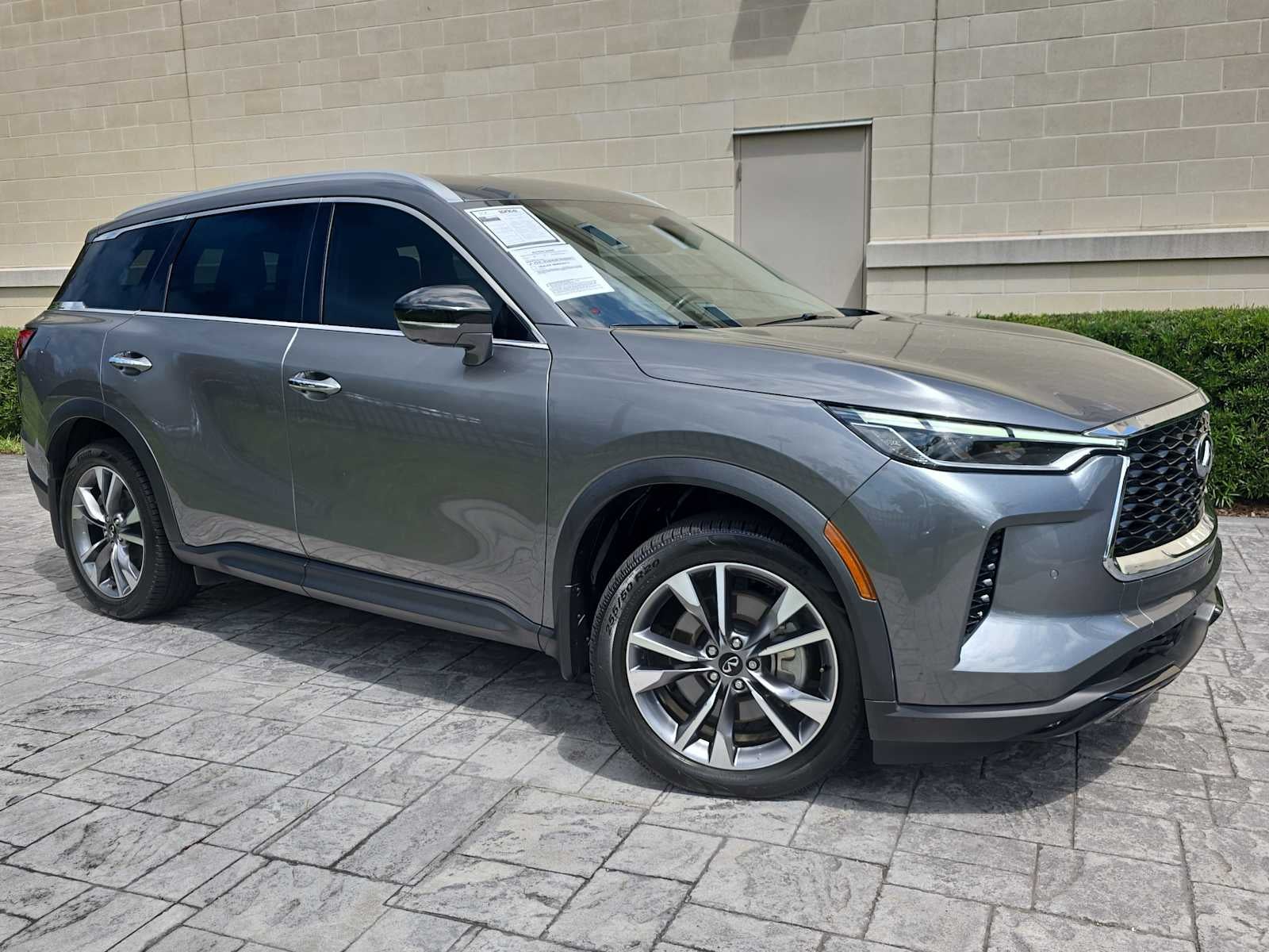 2023 INFINITI QX60 LUXE