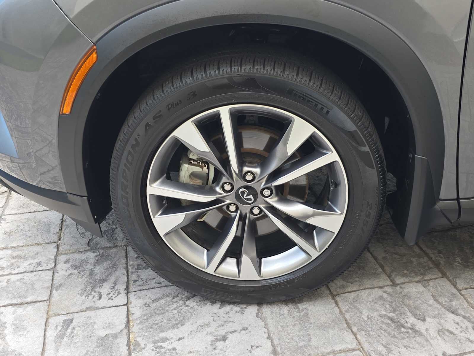 2023 INFINITI QX60 LUXE