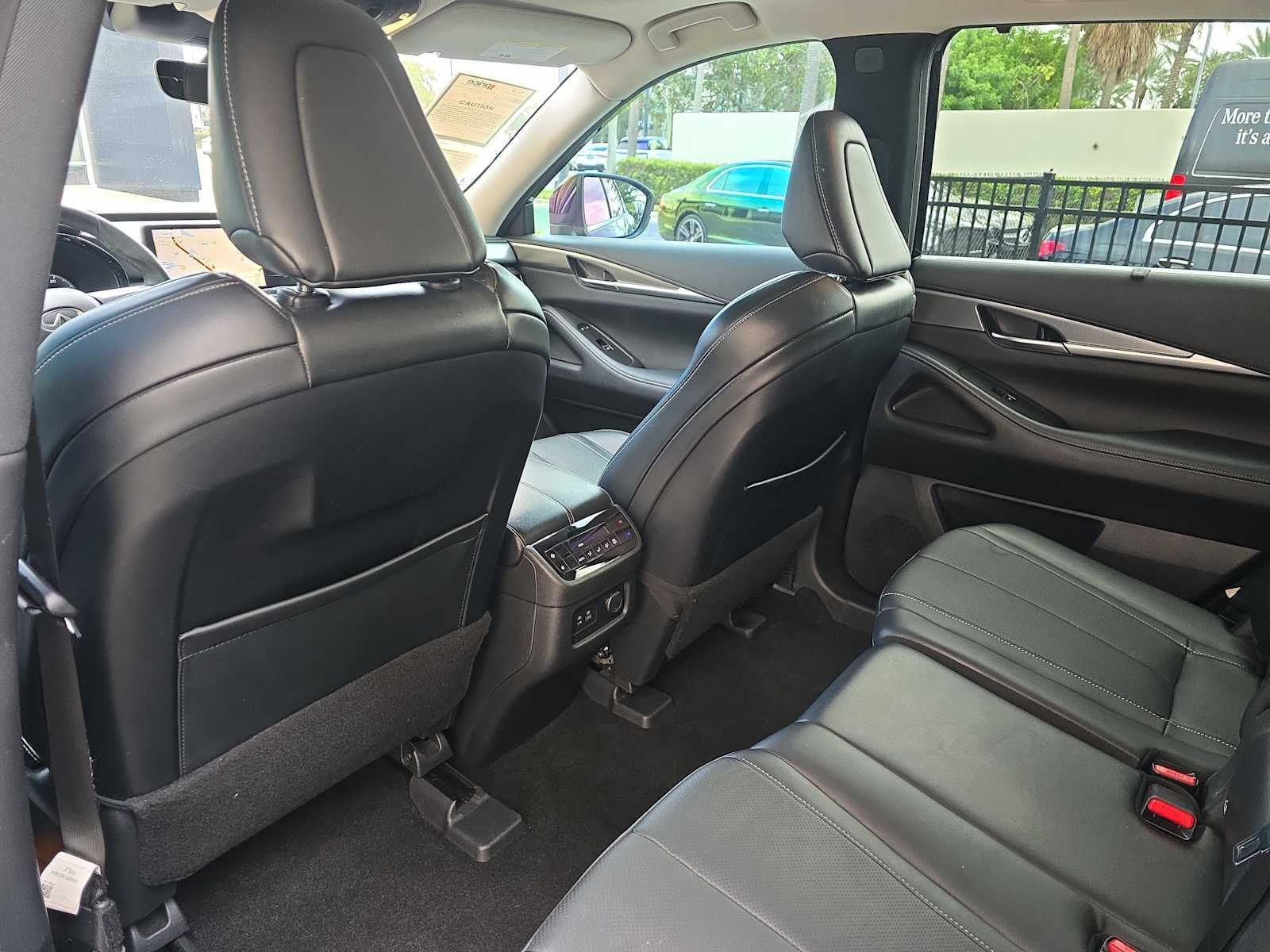 2023 INFINITI QX60 LUXE