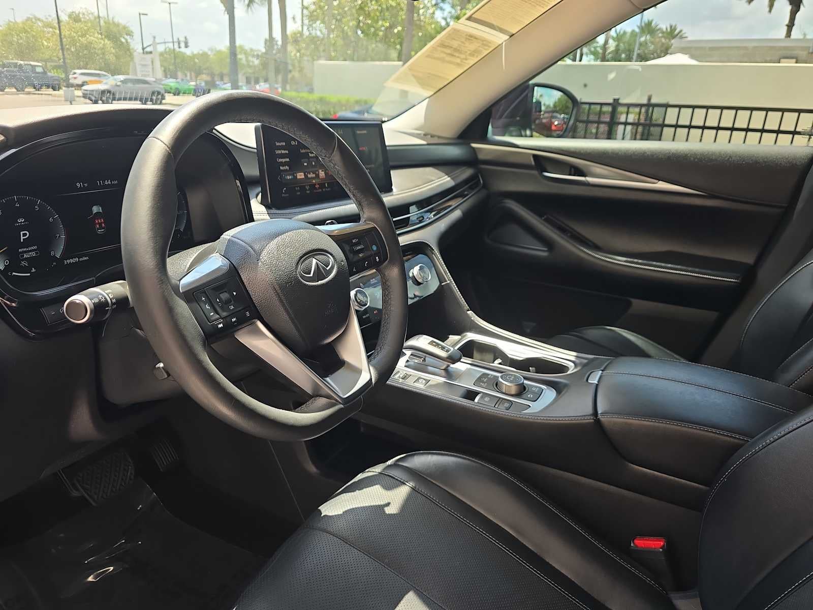 2023 INFINITI QX60 LUXE