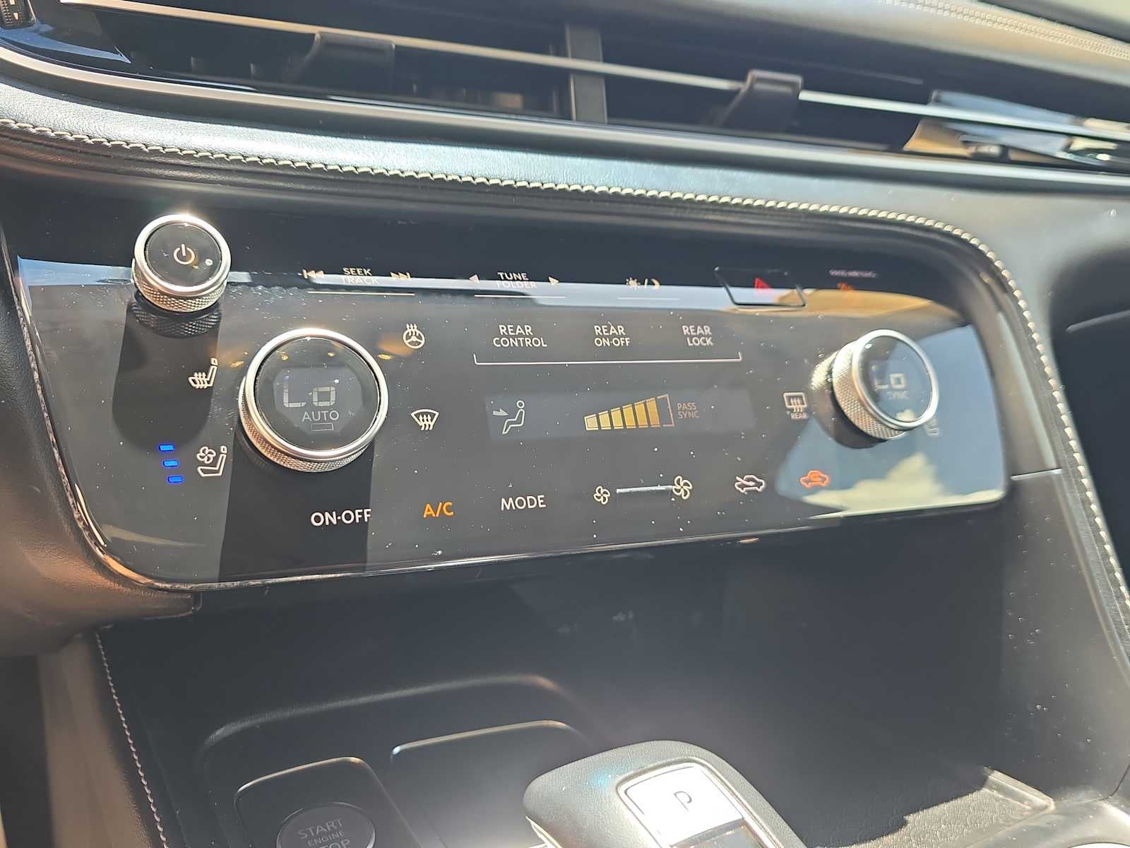 2023 INFINITI QX60 LUXE
