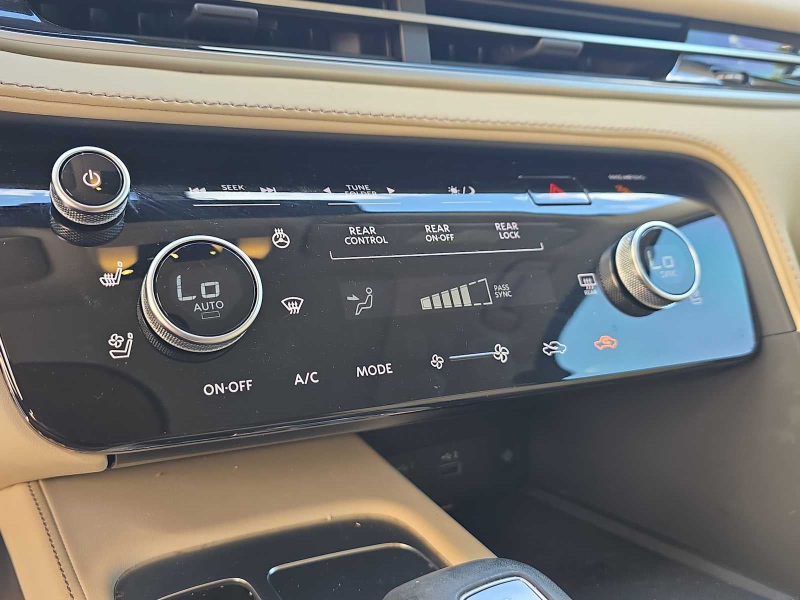 2023 INFINITI QX60 LUXE