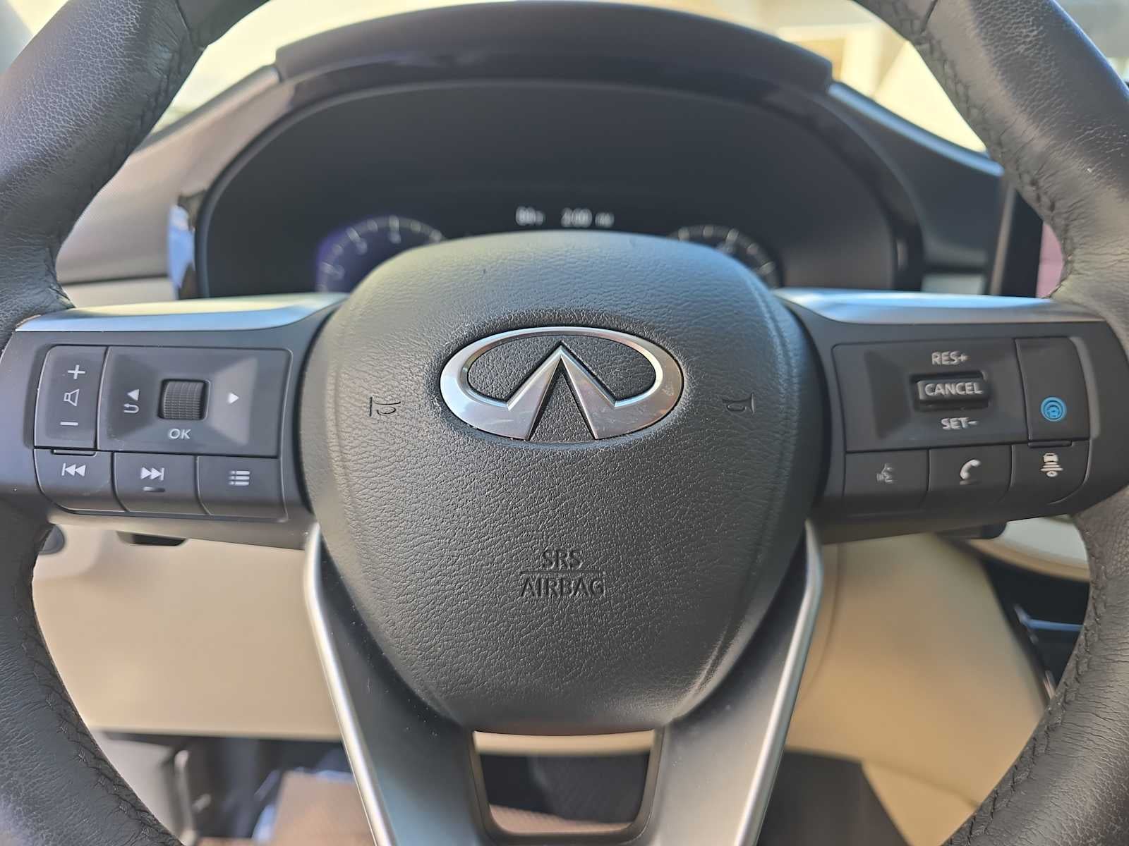 2023 INFINITI QX60 LUXE