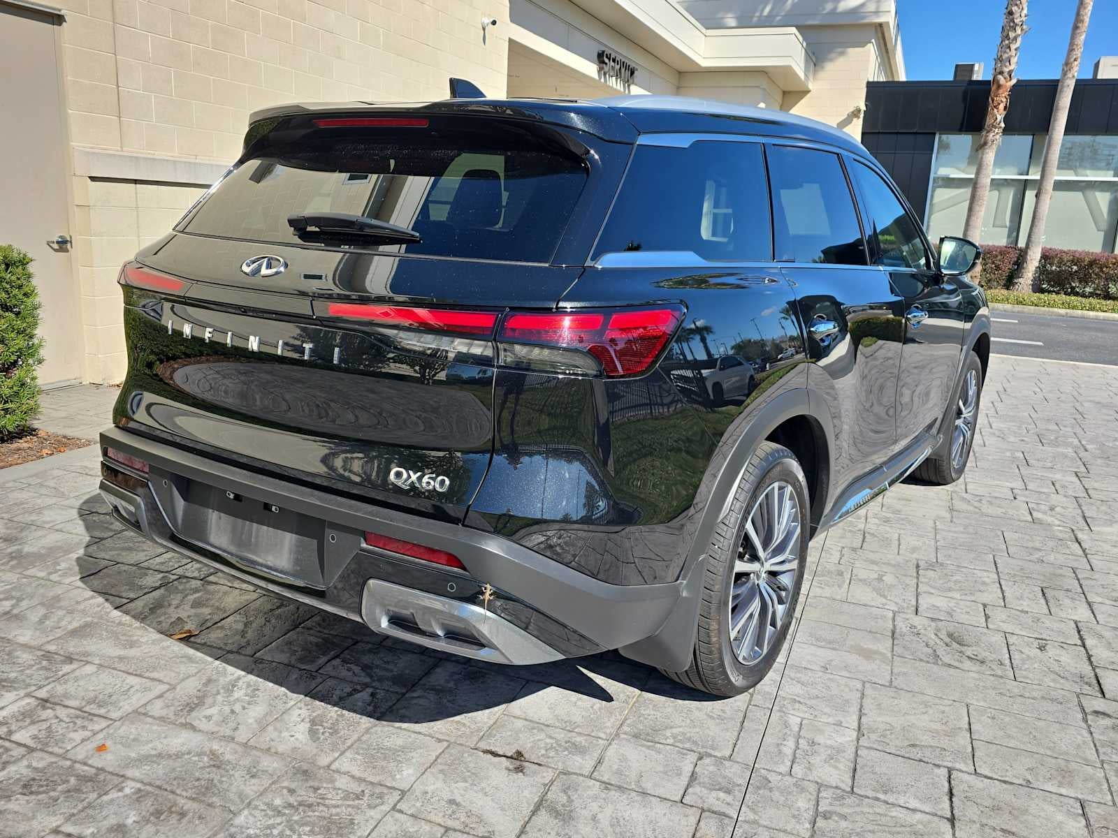 2023 INFINITI QX60 SENSORY